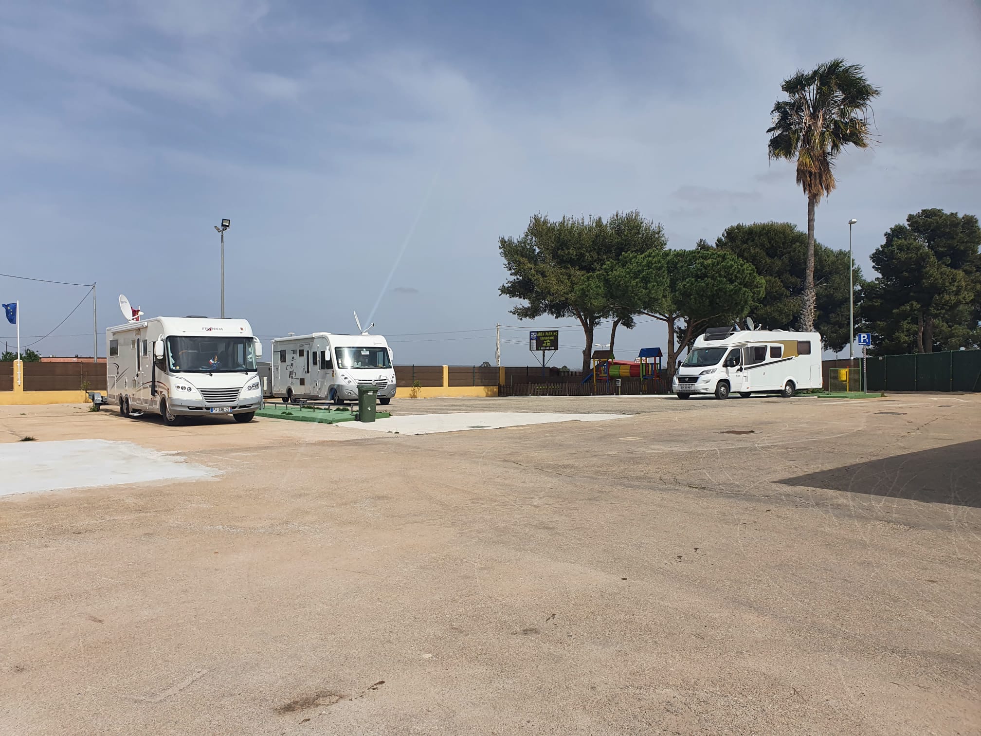Área Camper Park Caravanas Home photo 3