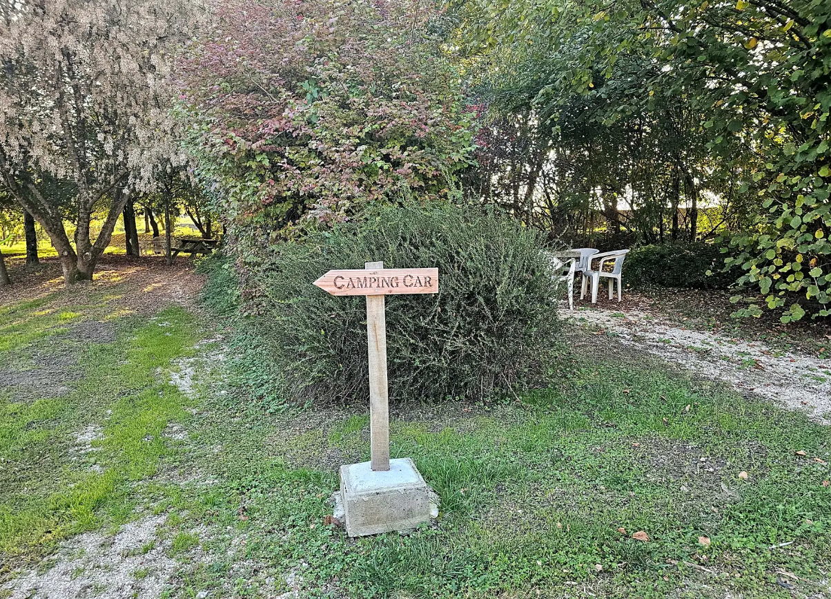 Camping Les Grands Prés photo 2